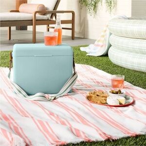 Hearth & Hand with Magnolia Hard-Sided 16 Can/
11 quart Portable Cooler, Blue